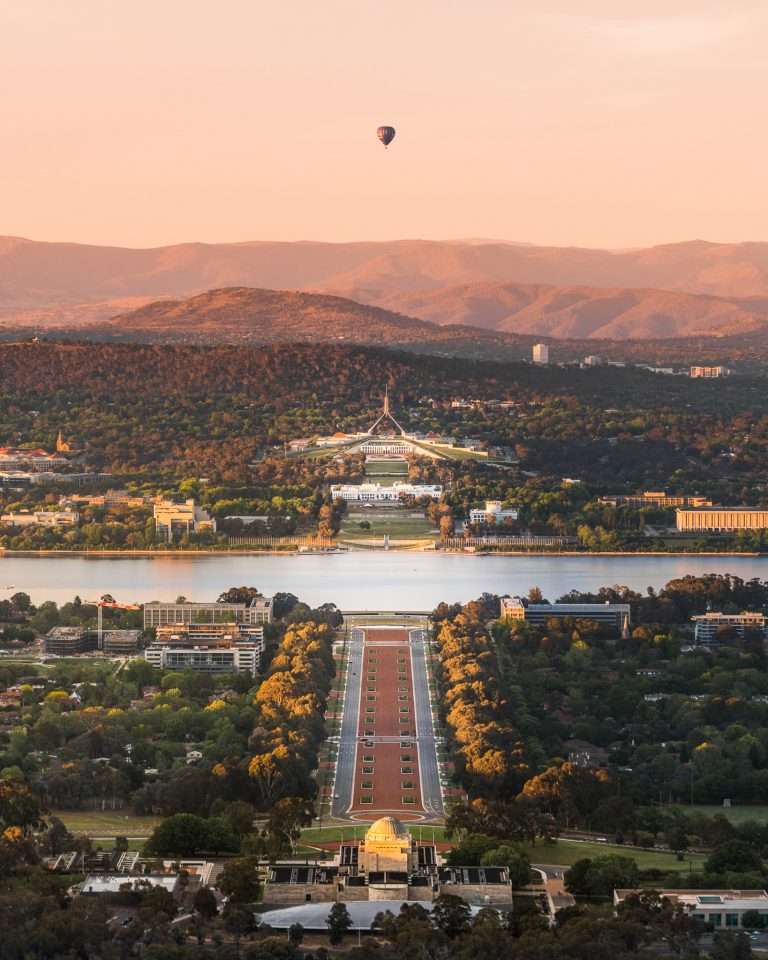 ZXCBR097 View of Canberra down Anzac Parade