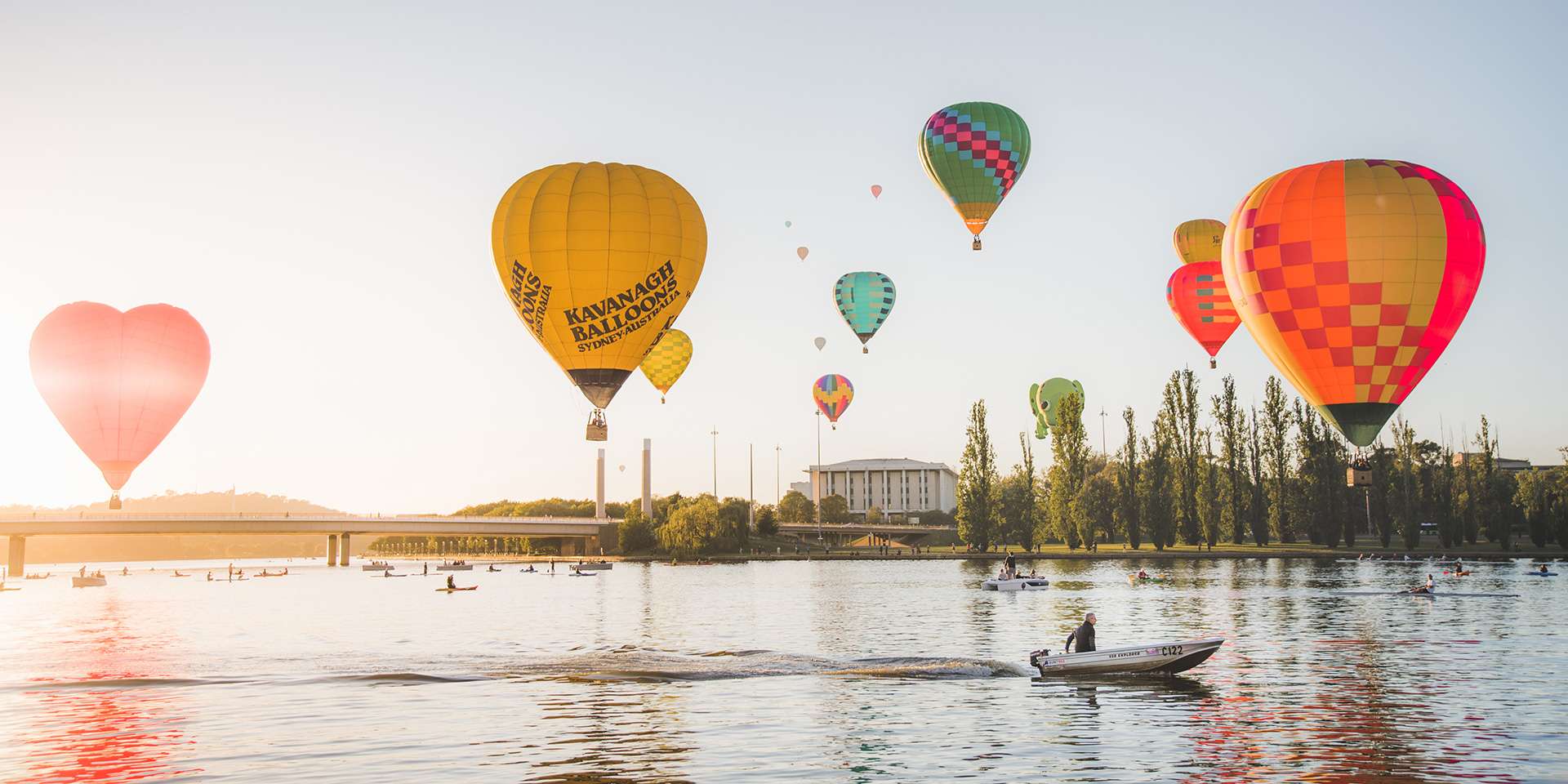 sydney melbourne touring canberra hot air balloons over lake burley griffin